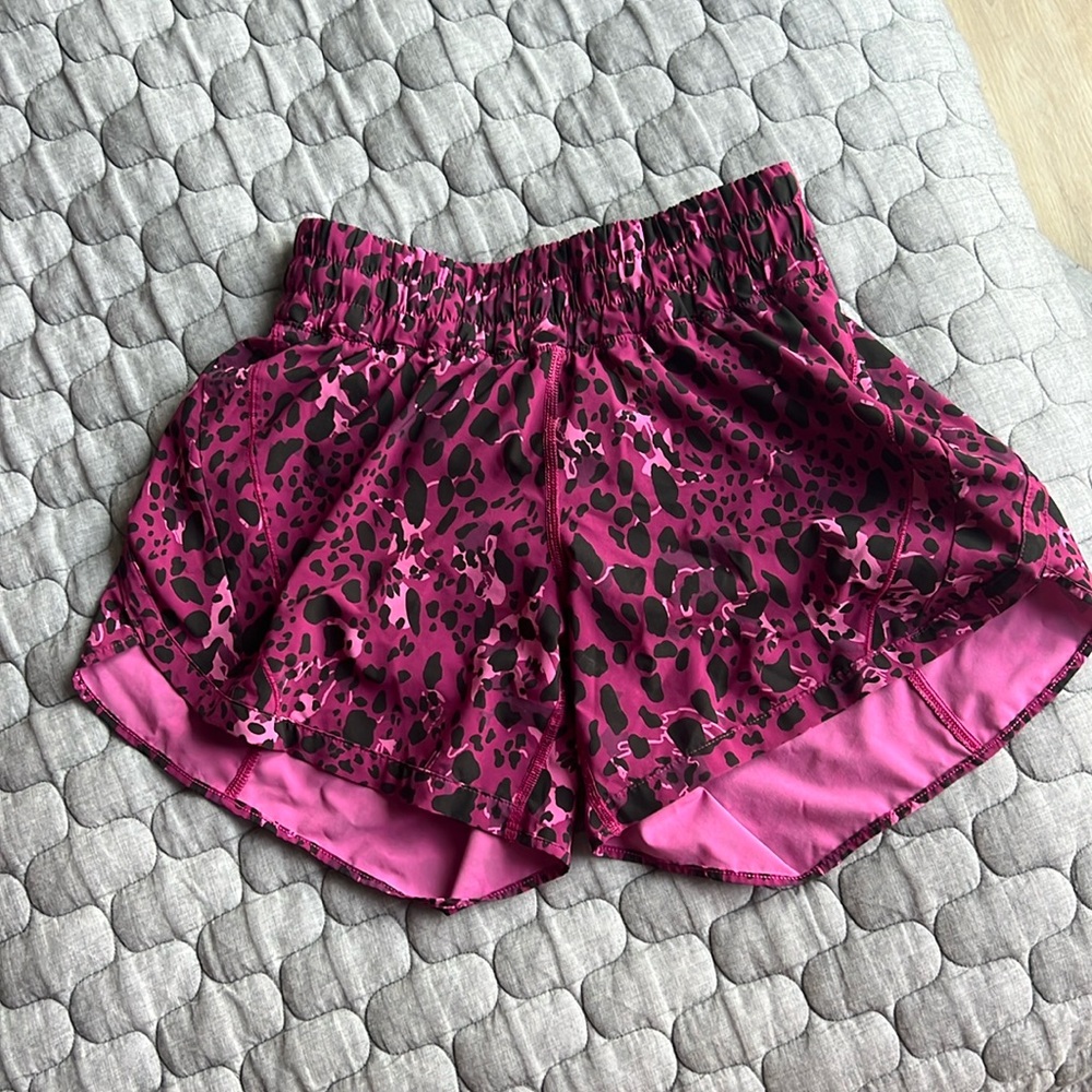 LULULEMON TRACK THAT HIGH RISE SHORT 5”